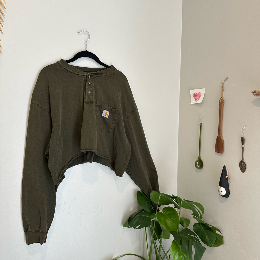 Carhartt Cropped Olive Green Longsleeve With Pocket
